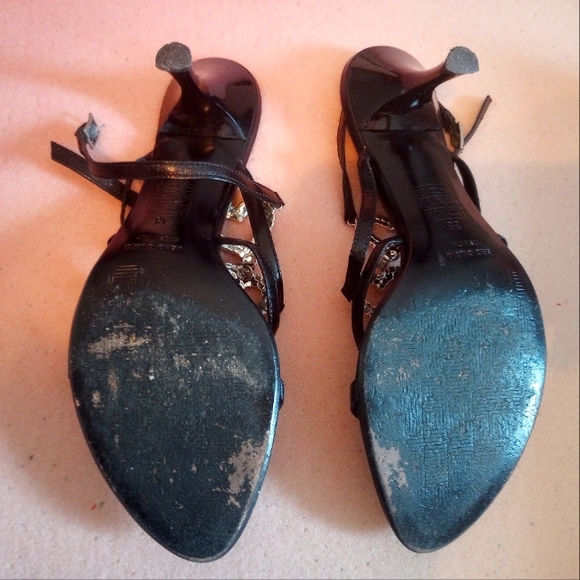 Shoes - Picture 3 of 4